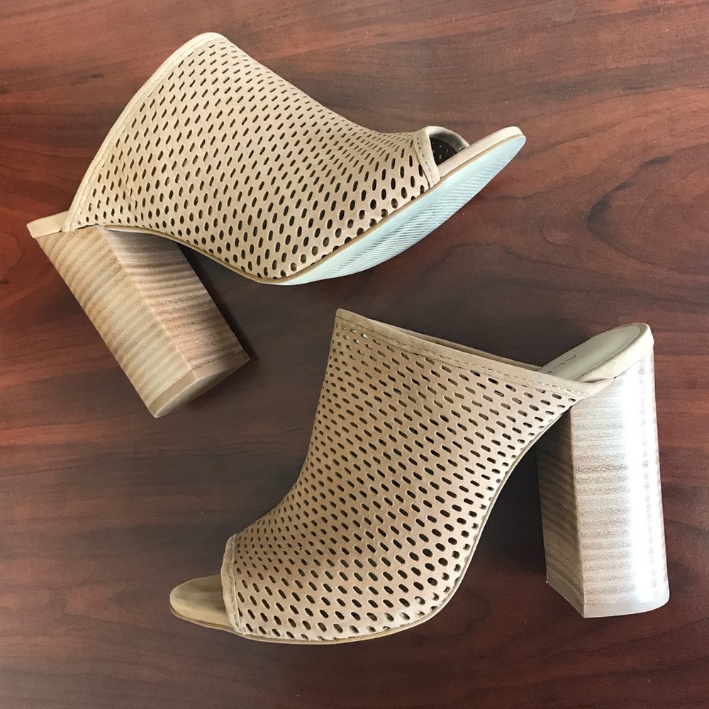 Aldo Nude Block Heel Slip on Mule Sz 7